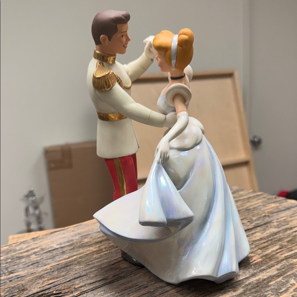Disney Cinderella and Prince Charming Figurine